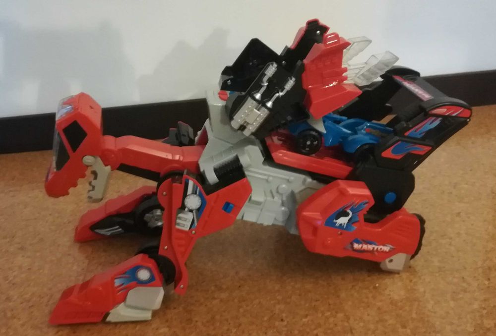 Camião transformer MASTOR com 45cm de comprimento