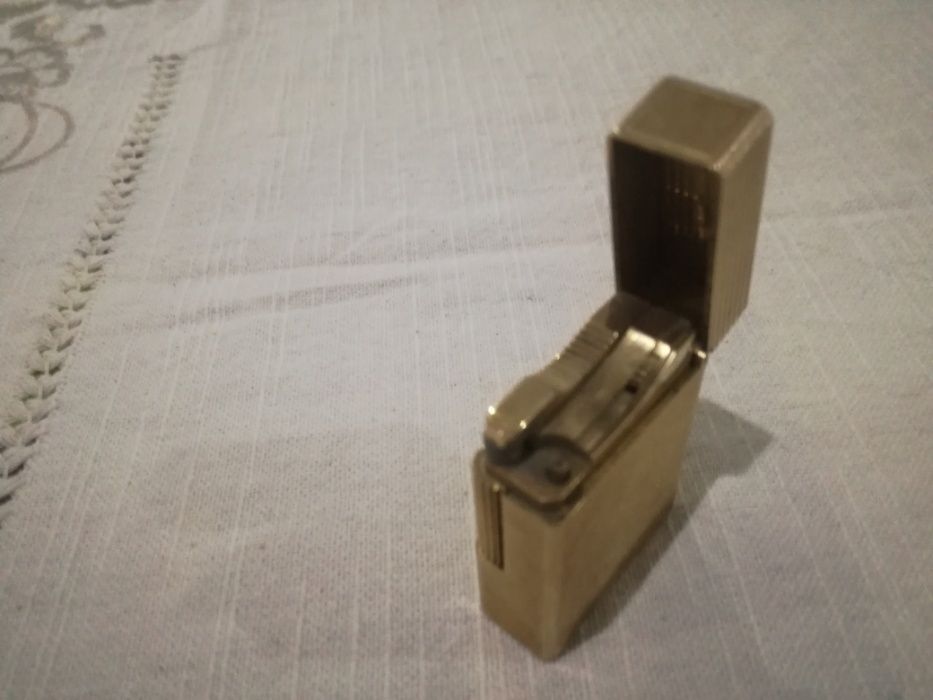 Isqueiro S.T. Dupont