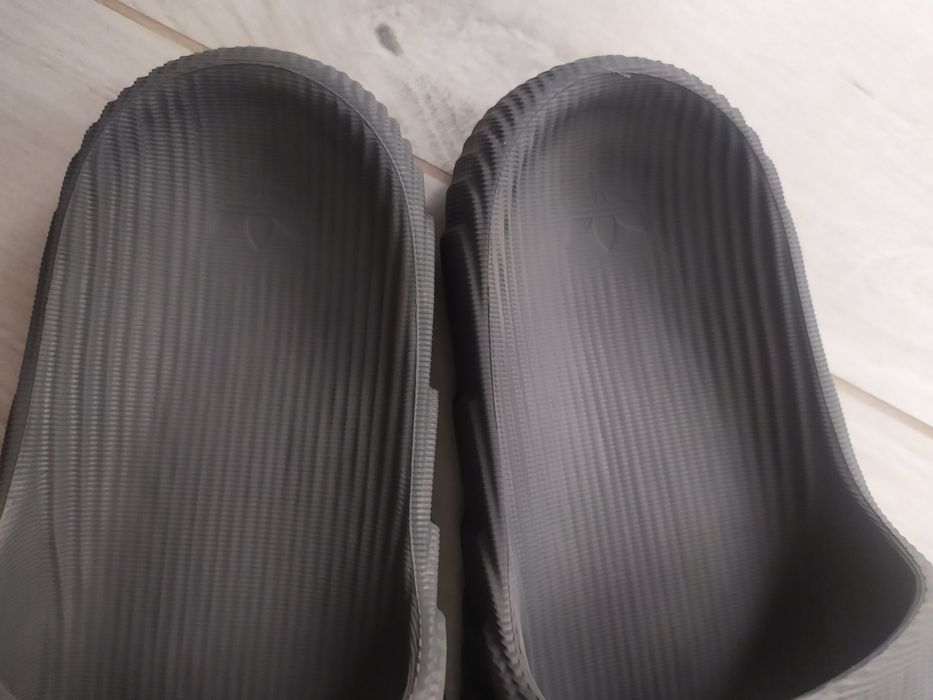 Продам шльопки adidas adilette39р 24,5см