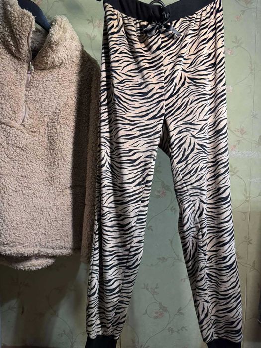 Продам Піжаму Жіночу