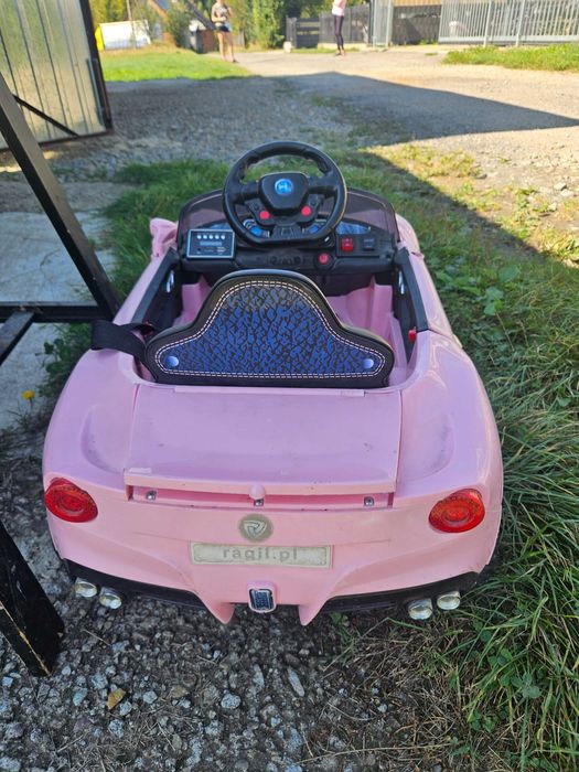 Samochodzik elektryczny