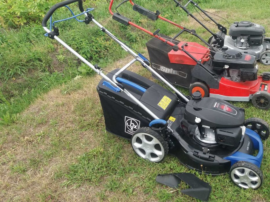 Kosiarka Honda, napęd, kosz, 51 cm szer.