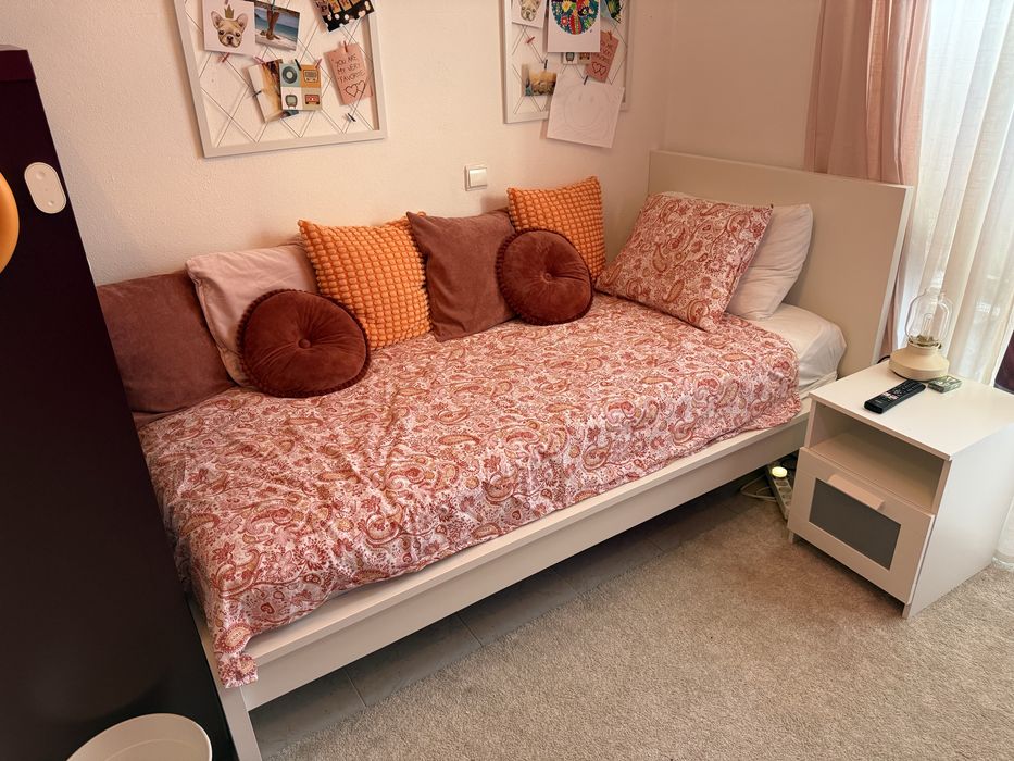 Cama malm como nova