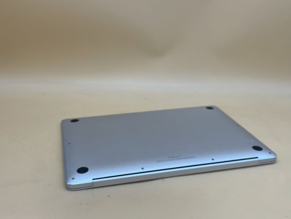 Macbook air m1 8gb 256, стан на фото