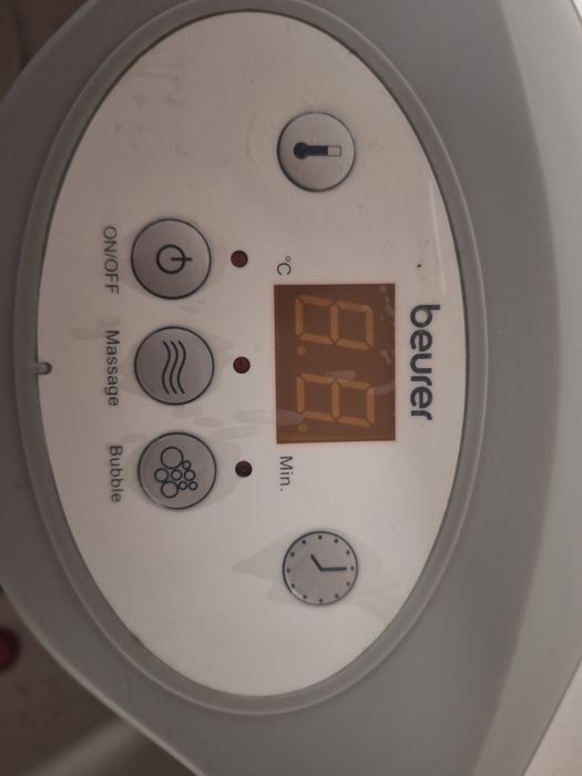 Massajando de pés