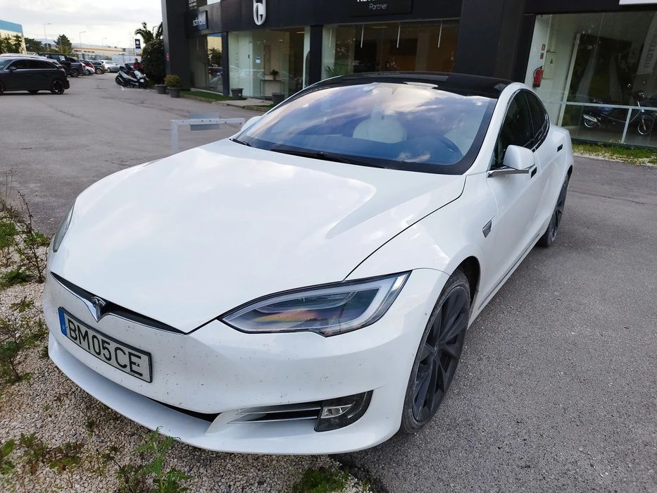 Tesla Model S Long Range