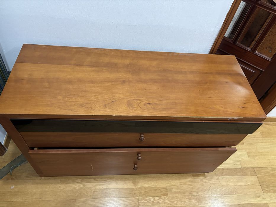 Armário com gavetas. Medidas: 74cm de altura  120 cm de comprimento