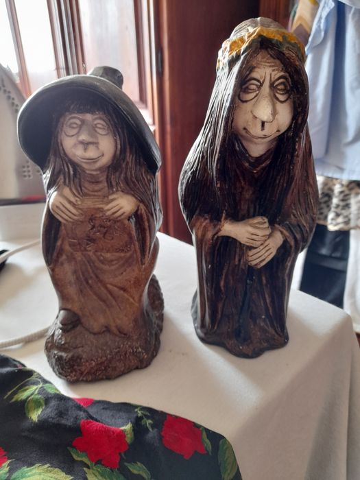 Par de bruxas antigas