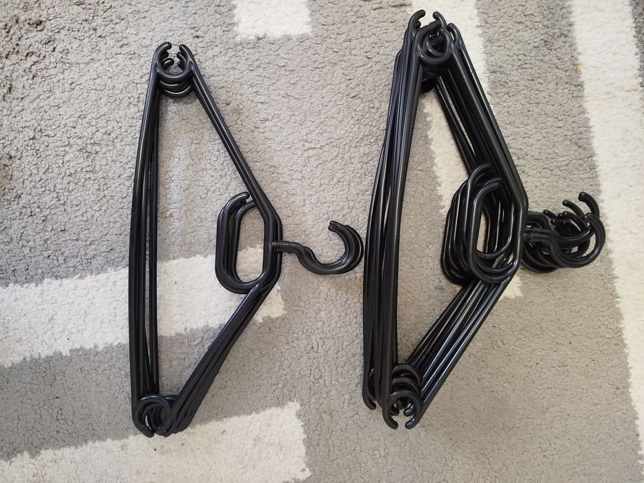 Вешалки пластиковые