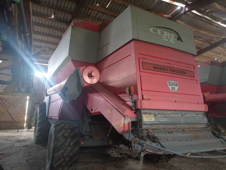 Комбайн Massey Ferguson 7274 CEREA з зерновою жаткою 7,6м