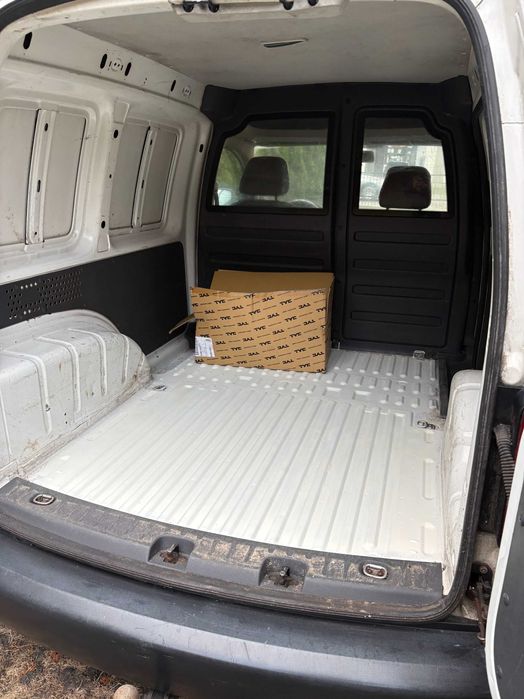 VW Caddy lift 2011 1.6 tdi android hak vat tempomat, ładny!