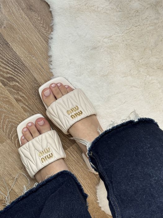 Тапочки шльопанці жіночі шкіряні miu miu 37