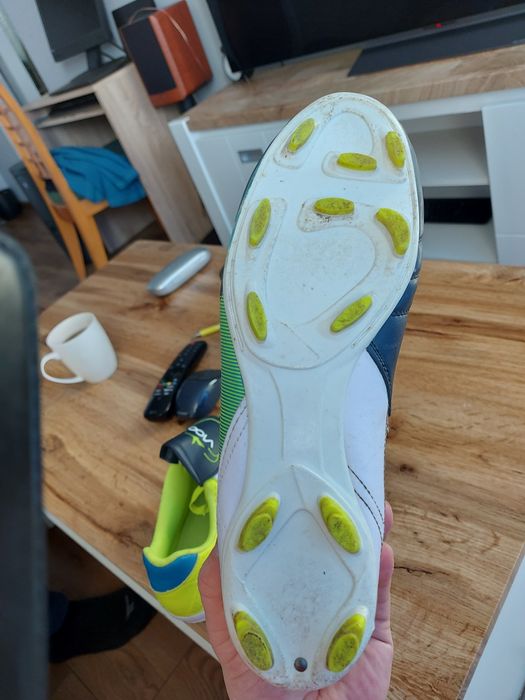 Buty męskie piłkarskie jak na zdjęciu