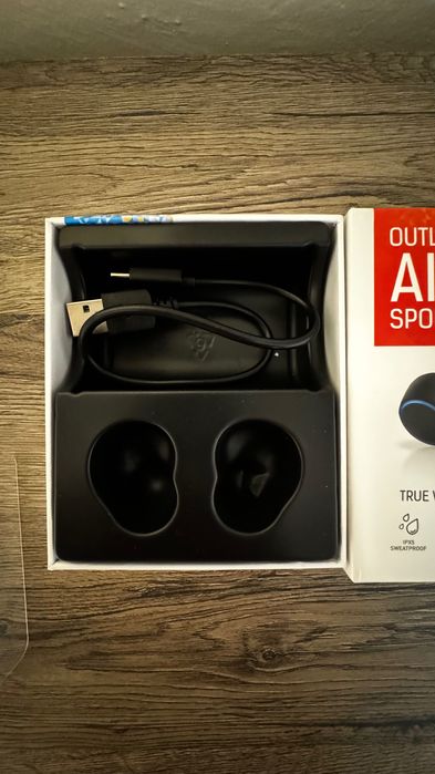 Słuchawki bezprzewodowe dokanałowe Creative Outlier Air Sports