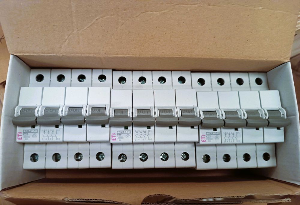 Disjuntor Diferencial ETIMAT P10 C10A 1p+N e ETIMAT P10 C32A 3p+N