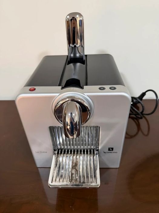 Máquina de café Le Cube Nespresso