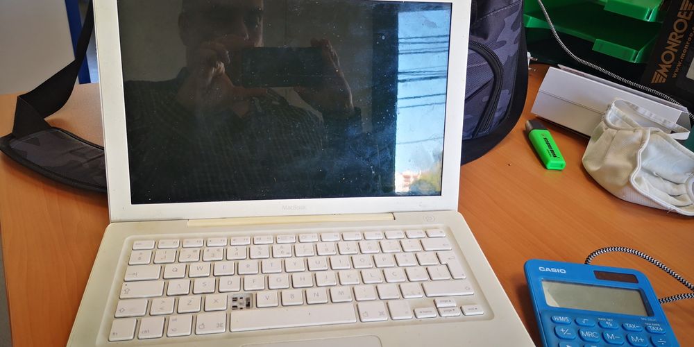 MacBook White Screen424397100695562242