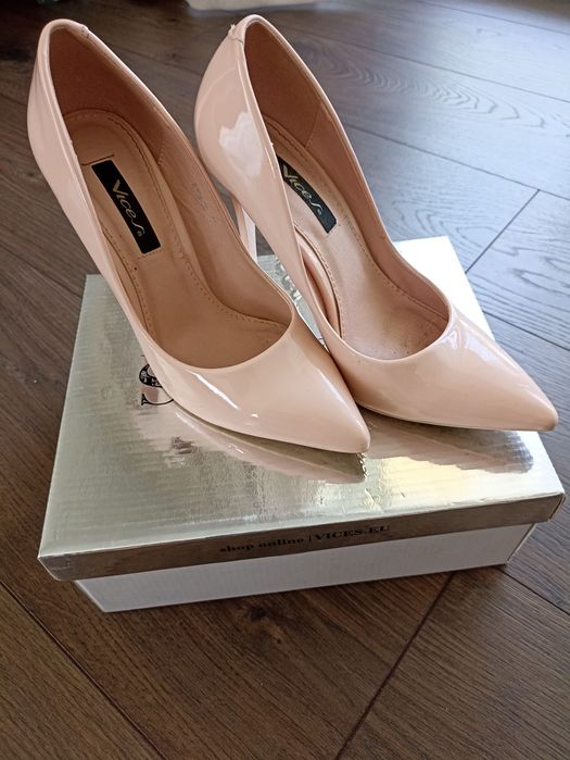 Buty na obcasie 36
