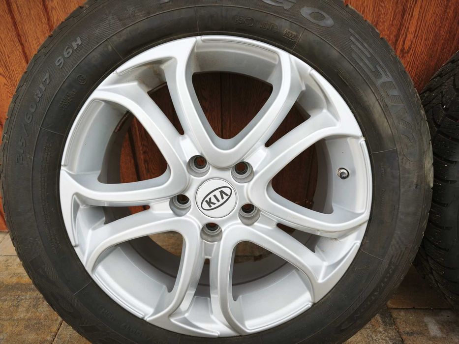 Koła z oponami zimowymi 215/65/17 i czujnikami KIA Sportage
