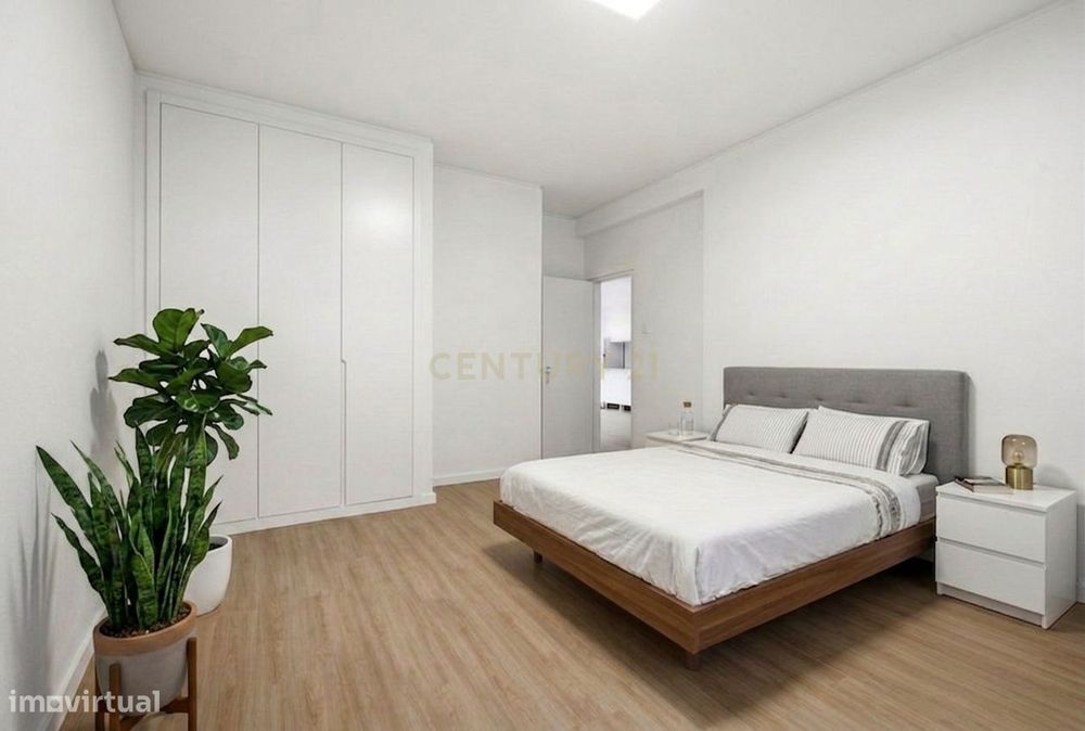 Apartamento T2 Totalmente Remodelado no Centro de Peniche