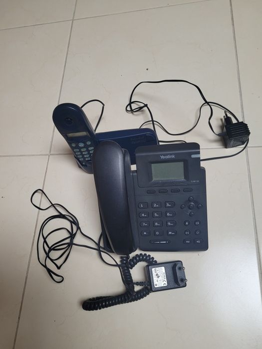 Telefone call center  fixo yealink liga se ao computador