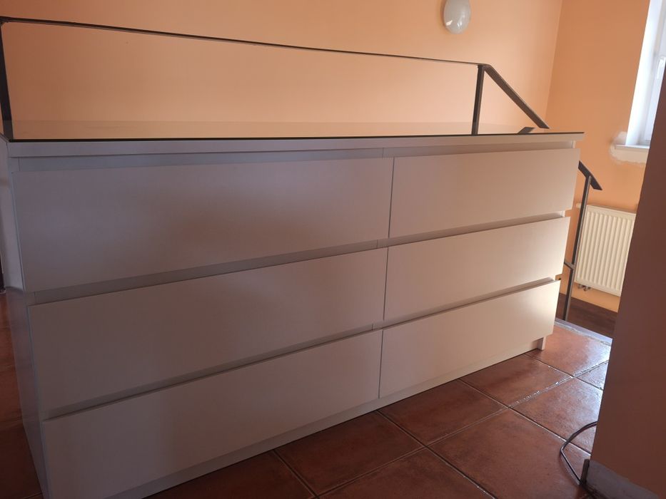 Komoda MALM + SZKLANY blat