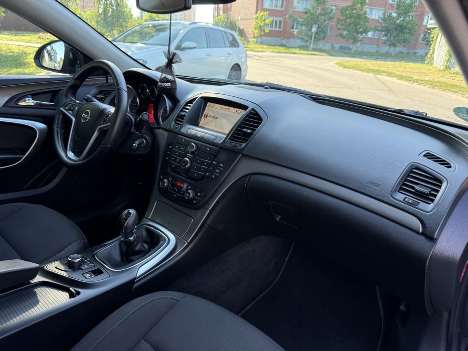 Opel Insignia з Німеччини Розмитнена