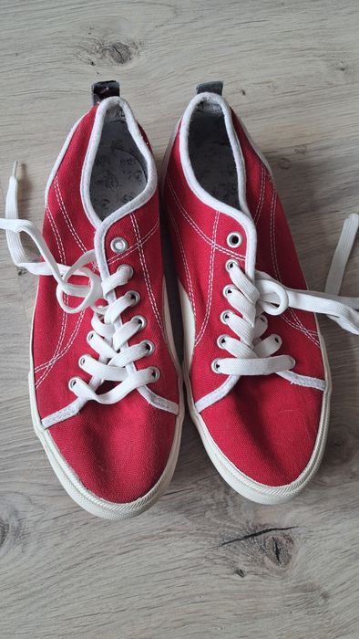 Tramki buty sportowe czerwone roz. 39