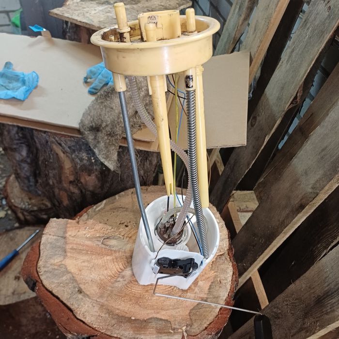 Бензонасос аригинал Амарок 2016 ,2.0 диз