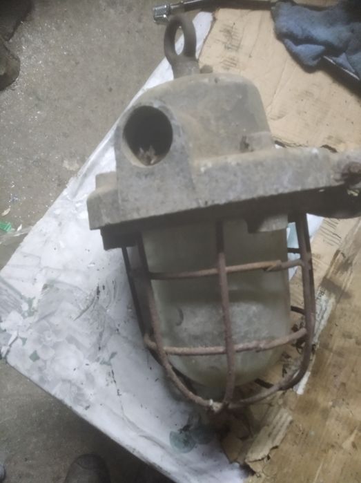 Lampa wisząca z epoki