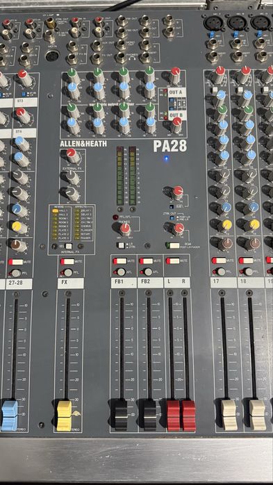 Allen & Heath PA28 + case