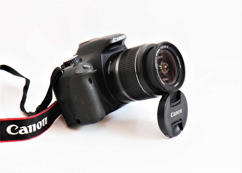 Canon 550D com lente Canon 18-55mm máquina fotográfica digital reflex