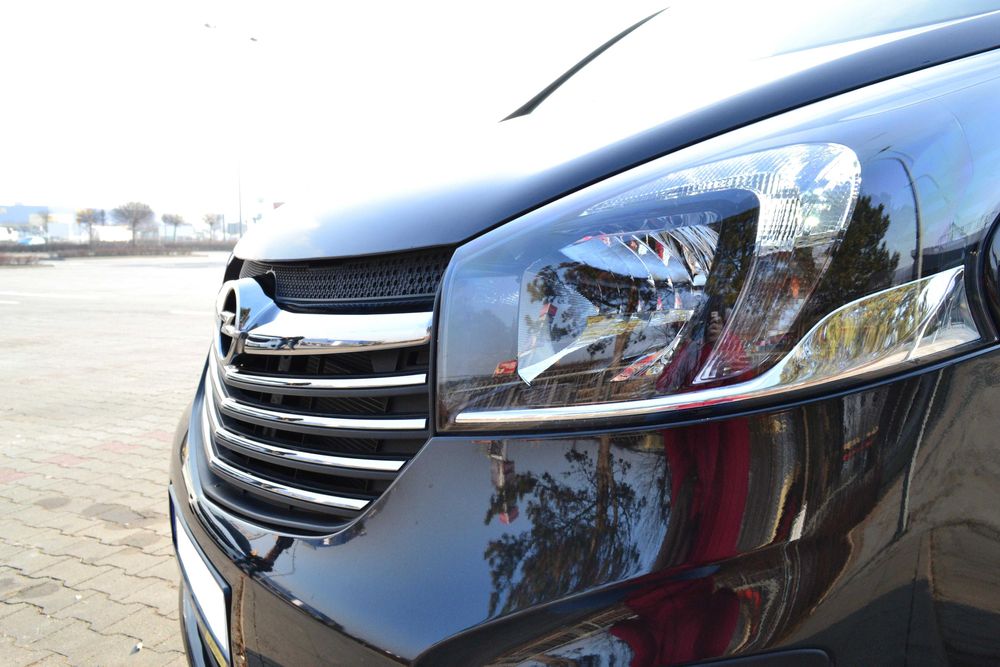 Wynajem busa 9-osobowego na rodzinny lub służbowy wyjazd