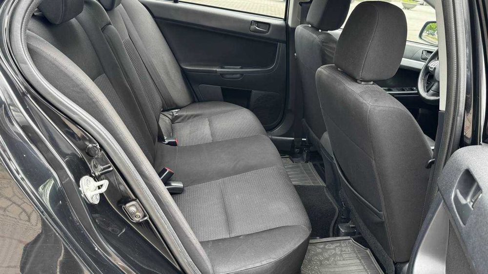 Mitsubishi Lancer 2011 Автомат 2011 газ бензин