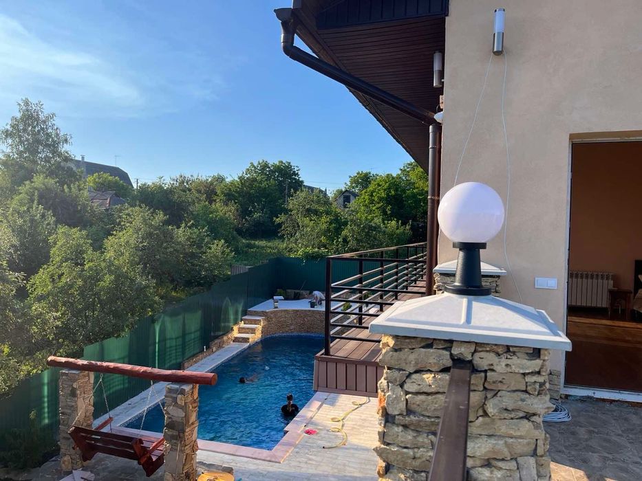 Сдам уютный дом  с баней  На берегу пруда.