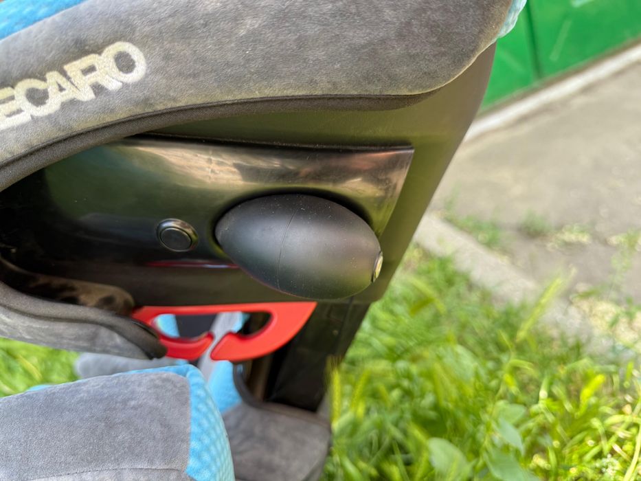 Автокресло Recaro