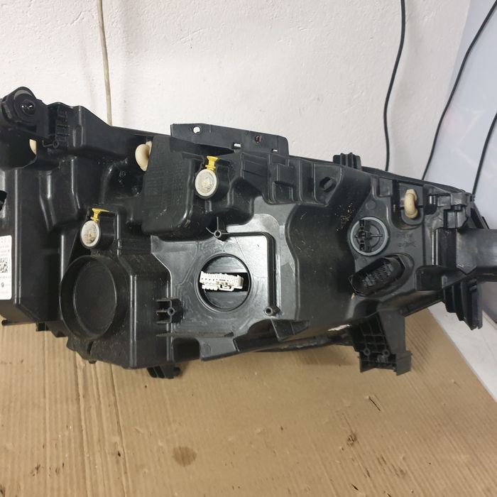 VW ID4 lampa lewa przednia
