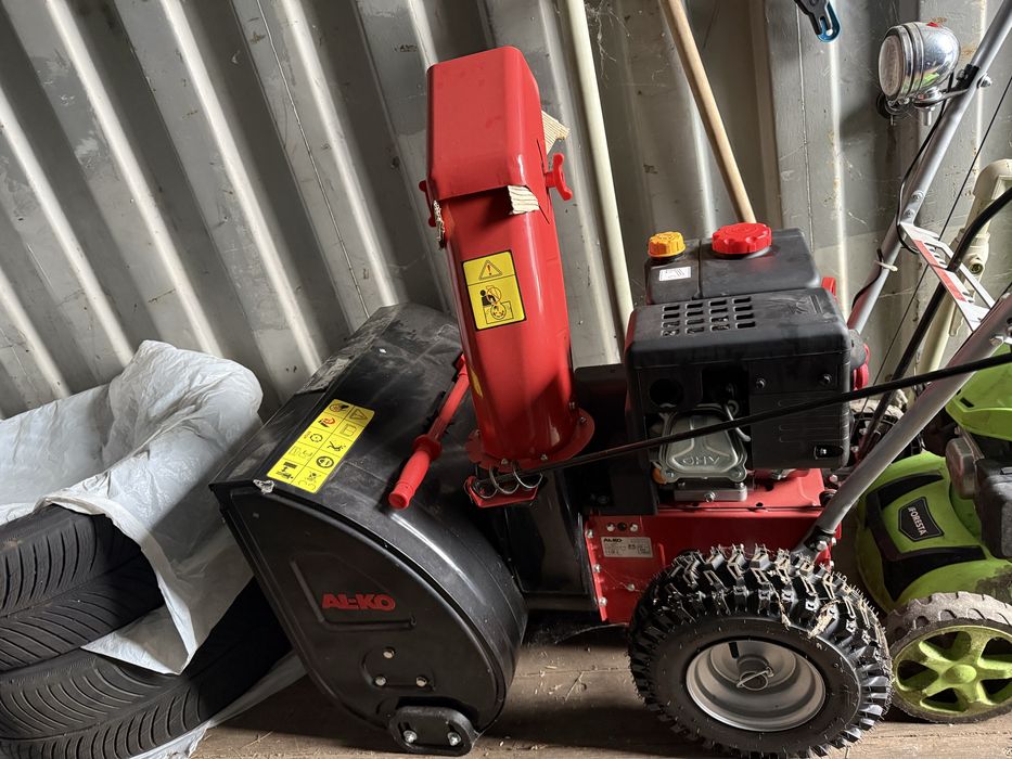 Снегоуборочная машина AL-KO SnowLine 620 E II/Бензиновый снегоуборщик