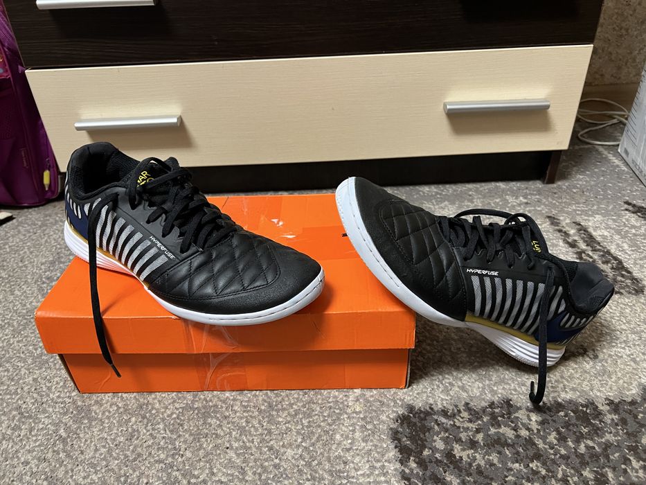 Копочки сороканожки залки Nike tiempo