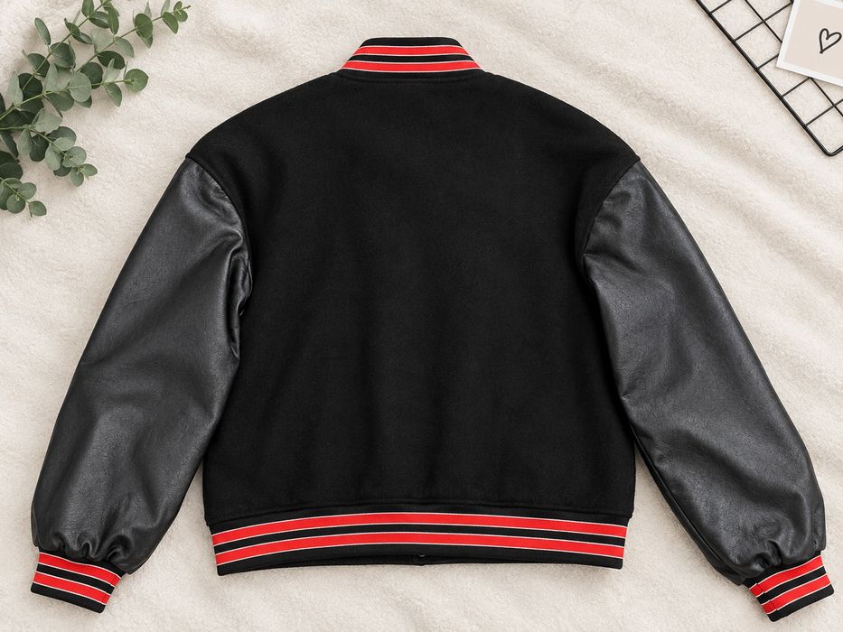 Продам чоловічий бомбер Boohoo