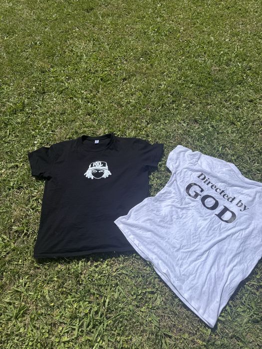 T-shirt branca (Directed by God)