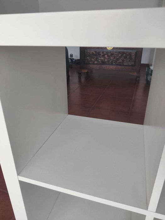 Estante IKEA branca