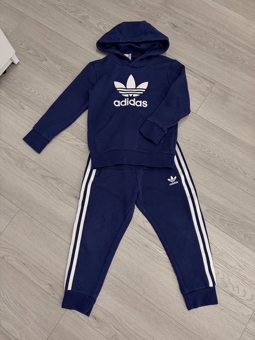 Костюм адідас adidas 4-5 р 110 см