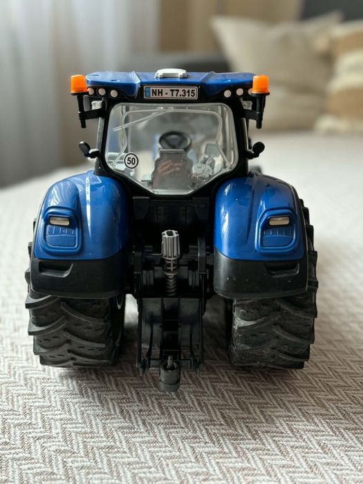 Traktor New Holland BRUDER