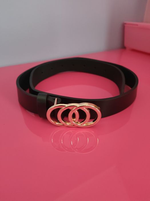 Czarny pasek – minimalistyczna elegancja