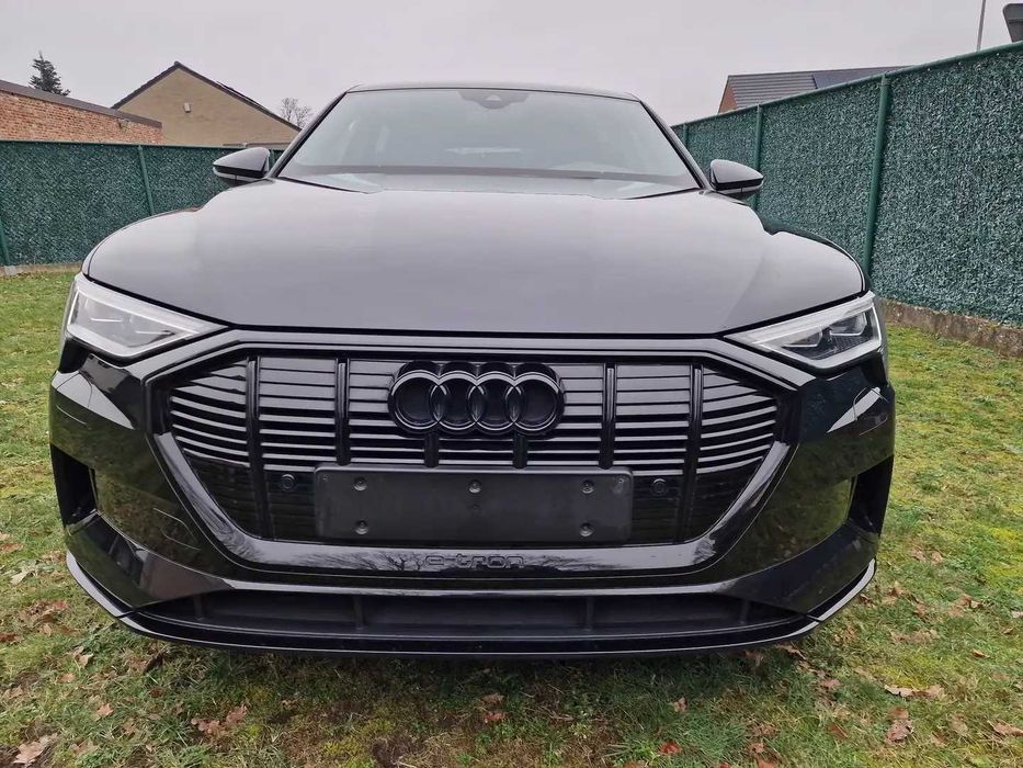 Бампер Audi E-tron 4KE etron разборка ауди етрон 4ке е-трон