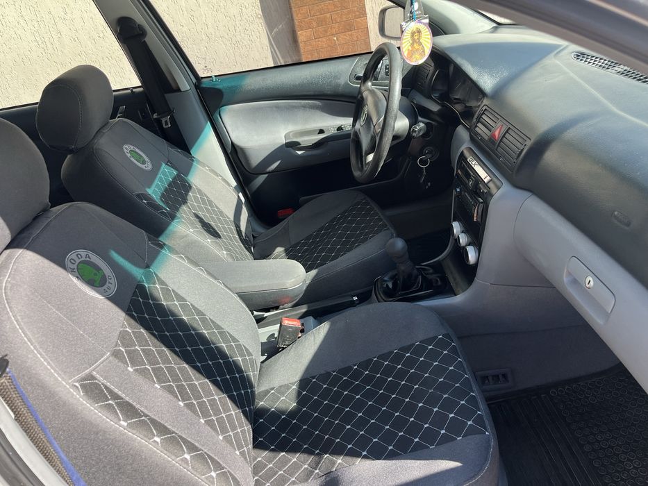 Škoda Octavia Tour 1.6 газ/бензин
