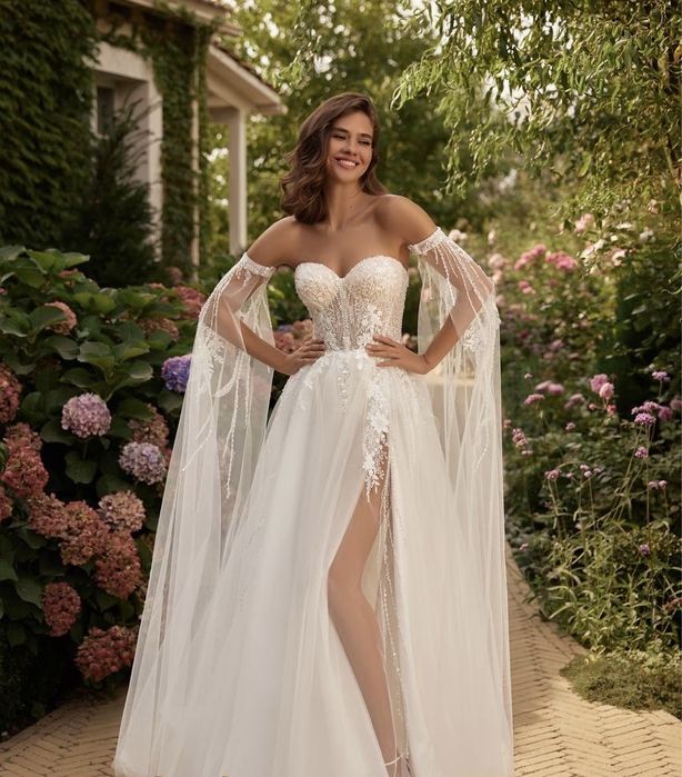 Прокат нових весільних суконь