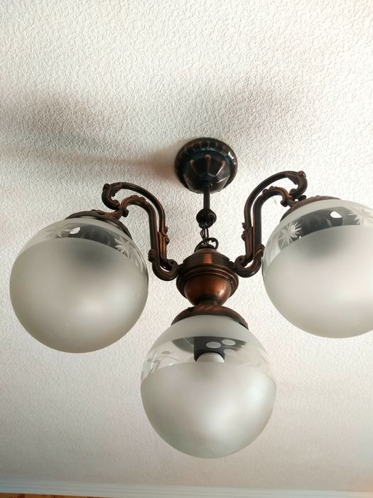 Продам медную люстру в отличном состоянии