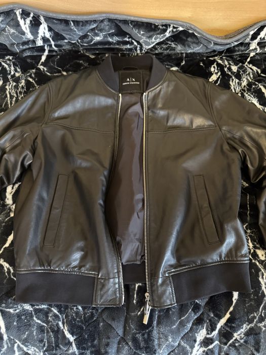 Продам кожанку Armani Exchange Black Edition